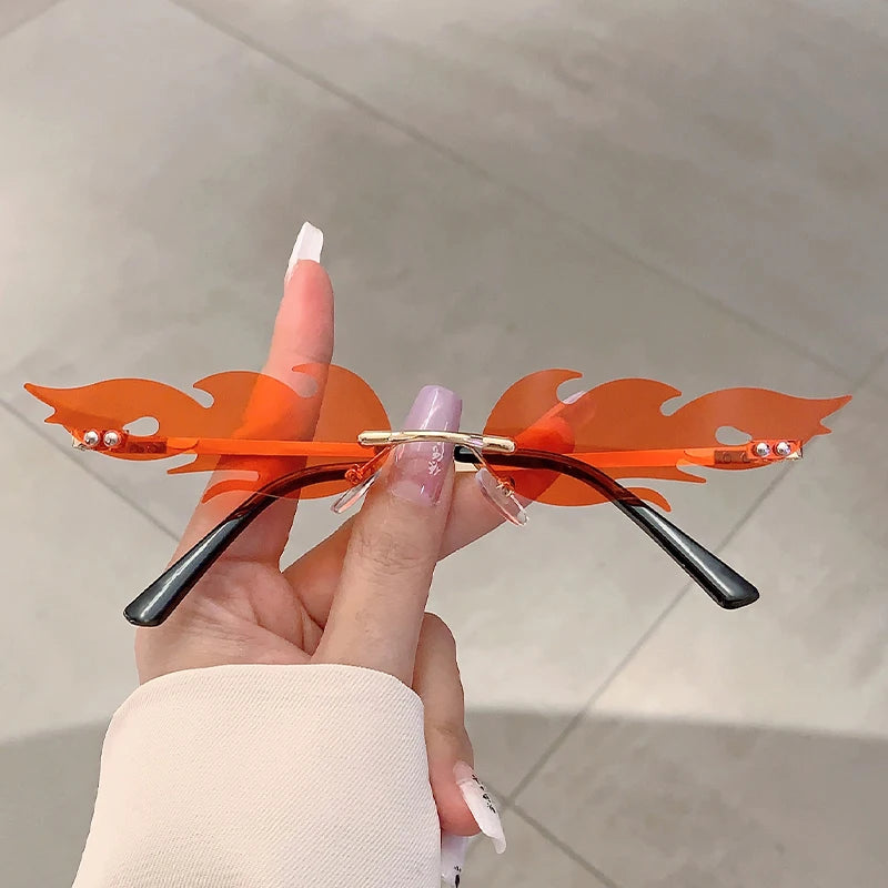 Women's Chic Fire Design  Stylish Sunglasses