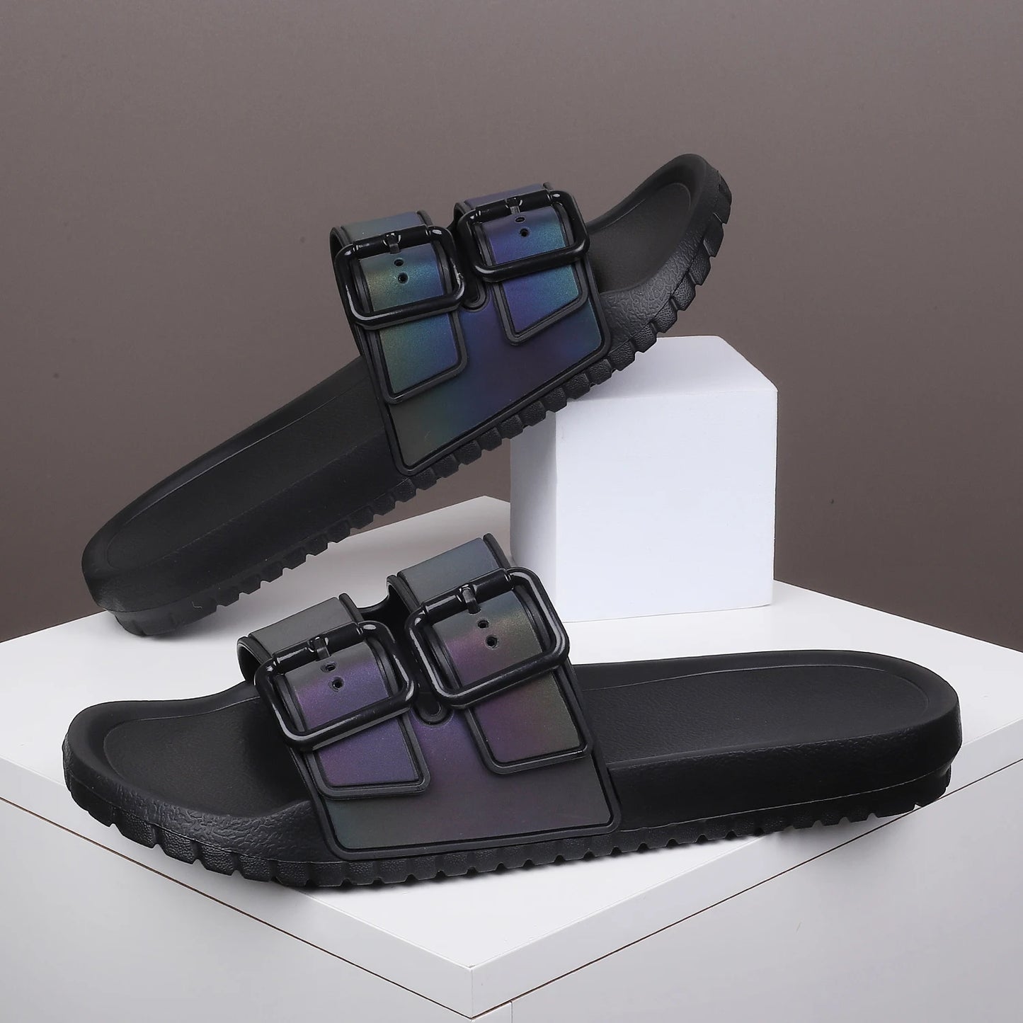 Men's Summer Slippers Laser Reflection Sandals Buckle Design Beach Slippers
