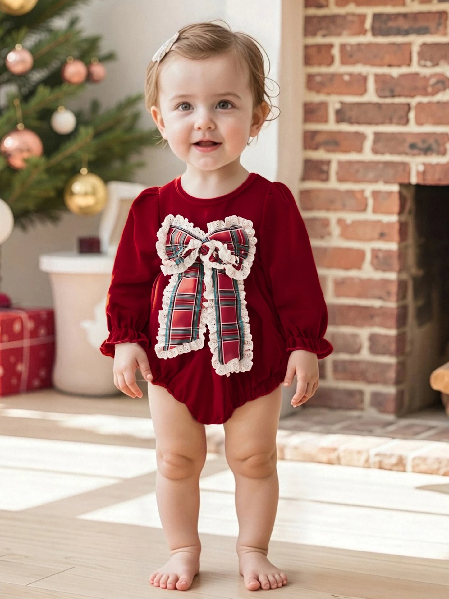 Lovely Baby Velvet Christmas Romper with Plaid Bow (0-18M)