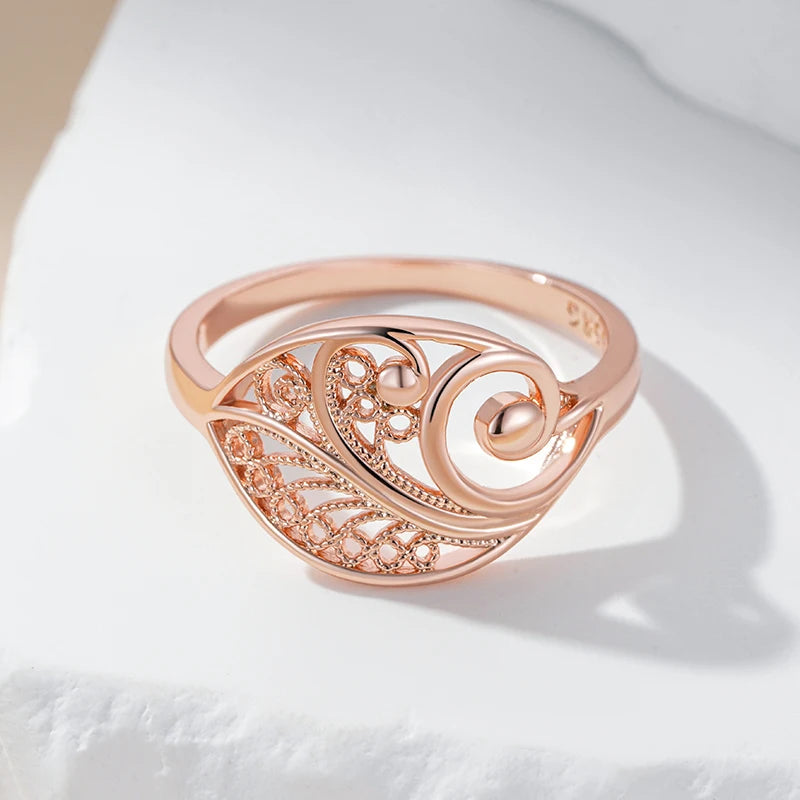 Women's Glossy 585 Rose Gold Colour Hollow Flowr Ring