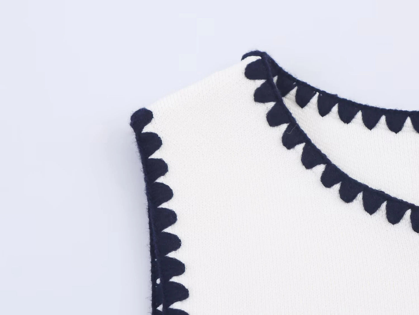 Elegant Contrasting Embroidery Knit Vest