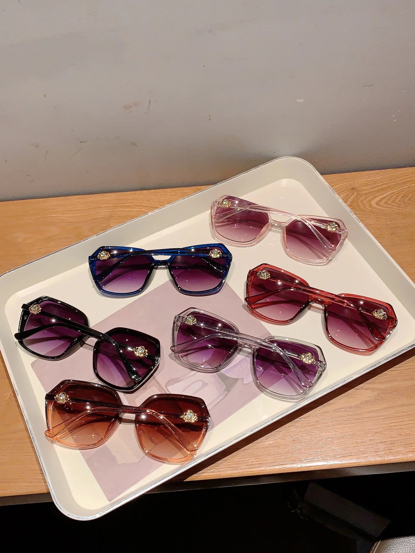 Stylish Gradient Square Sunglasses - Oversized Fashion Eyewear for Travel & Driving
