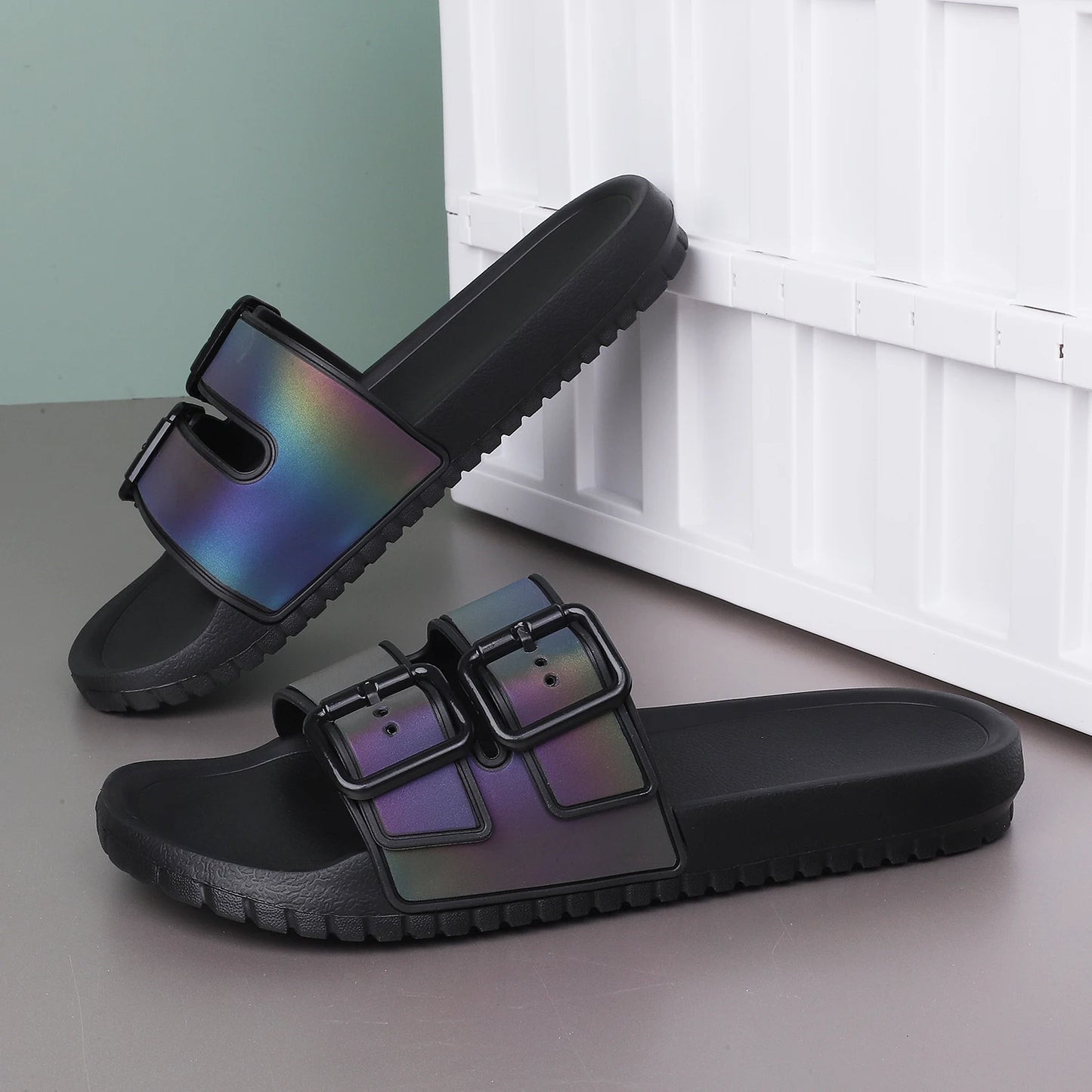 Men's Summer Slippers Laser Reflection Sandals Buckle Design Beach Slippers