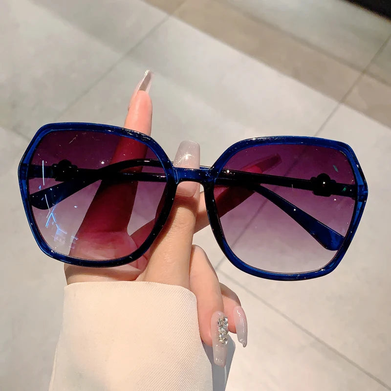 Stylish Gradient Square Sunglasses - Oversized Fashion Eyewear for Travel & Driving