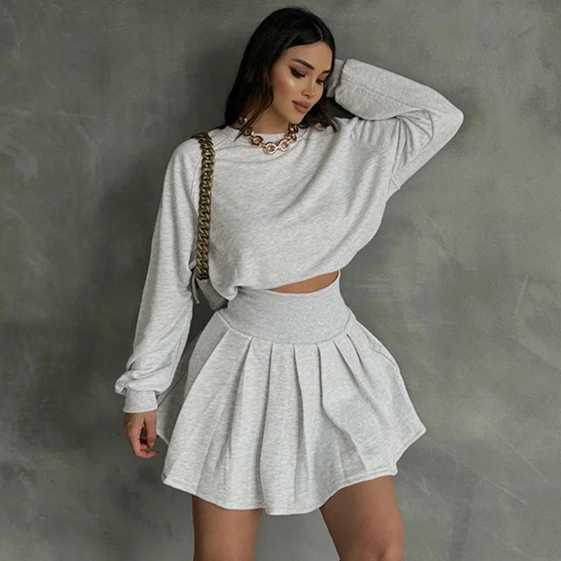 Women's Pleated 2 Piece Set - Long Sleeves Sweatshirt  and High Waisted Pleated  Skirt