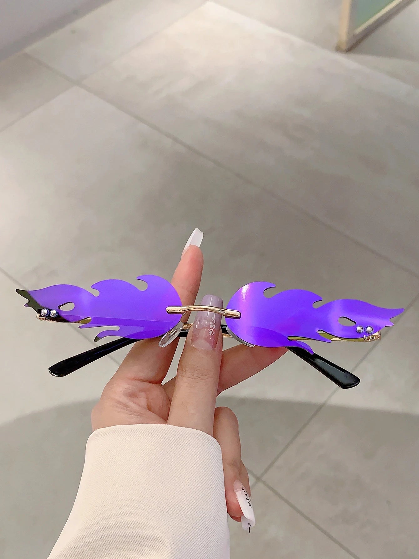 Women's Chic Fire Design  Stylish Sunglasses