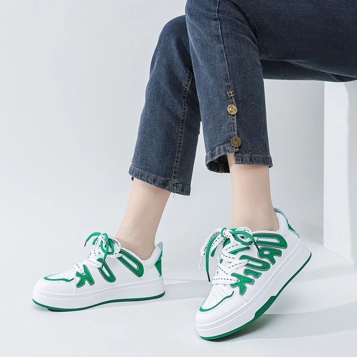 Women's Letter Patch Lace Up Casual Sneakers Shoes