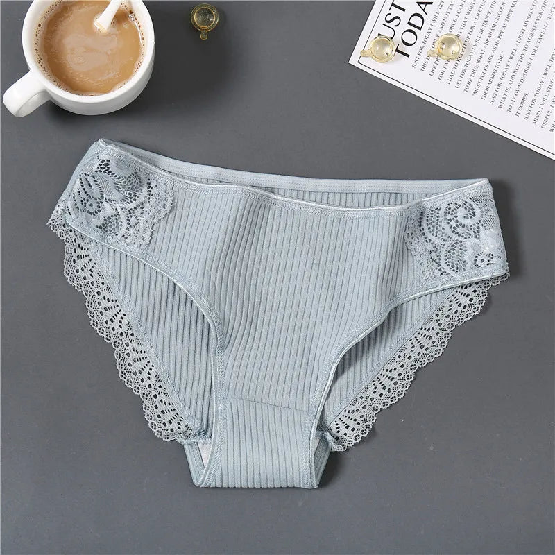 Women's Cotton Underwear 3-Piece Set - Low-Rise Lace Trim Briefs