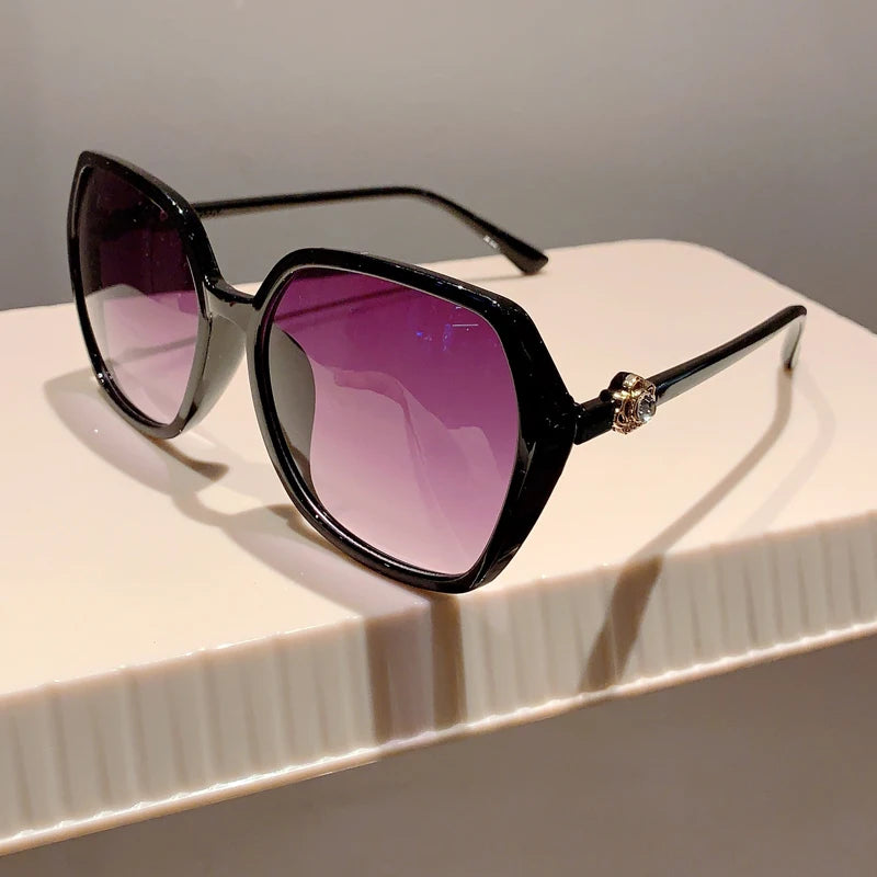 Stylish Gradient Square Sunglasses - Oversized Fashion Eyewear for Travel & Driving