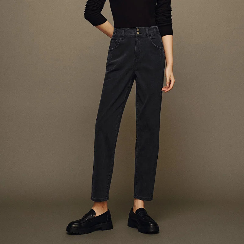 Women's Slim Fit Brushed Jeans - Tapered Winter Denim for Daily Wear