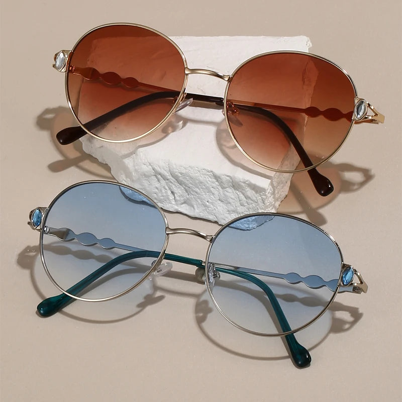 Women's Vintage Round Gradient Sunglasses with Rhinestones