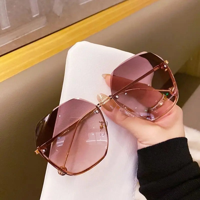 Women's Polygonal Metal Sunglasses - Retro Driving Eyewear