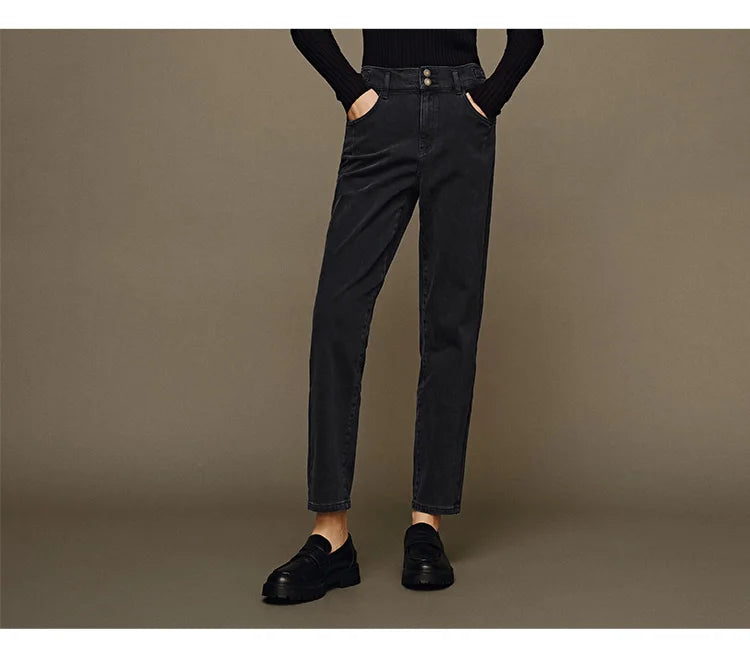 Women's Slim Fit Brushed Jeans - Tapered Winter Denim for Daily Wear