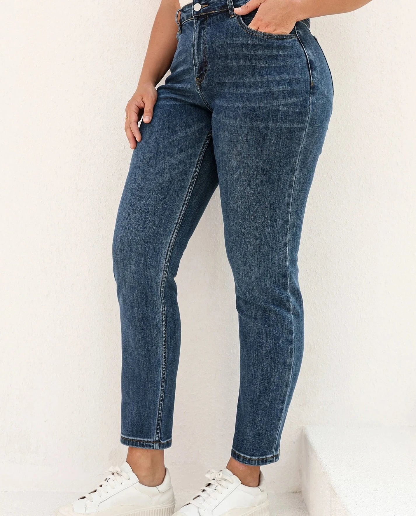 Plus Size Women's Straight Mid Waist Full Length Stretchy Jeans