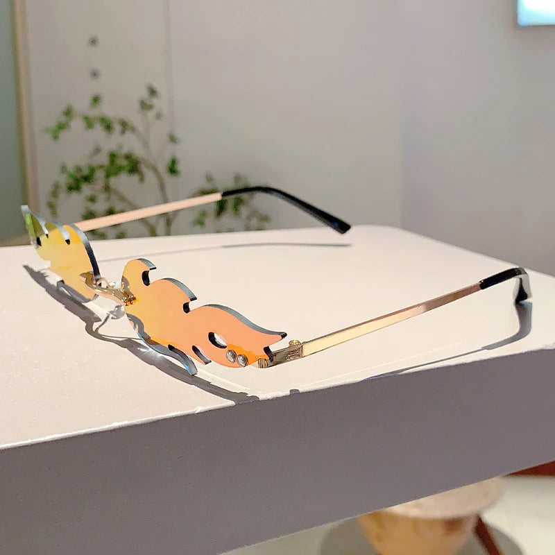 Women's Chic Fire Design  Stylish Sunglasses