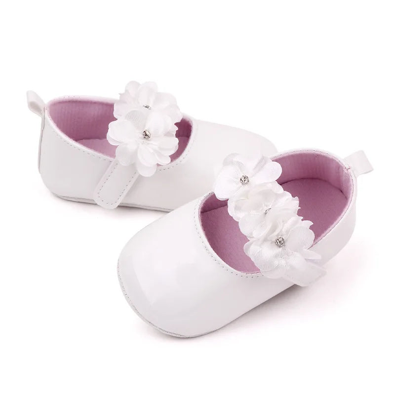 0-11M Baby Girls Cute Shoes 3 Colors Solid Soft Sole Flower Decor PU Leather Flats Shoes First Walkers