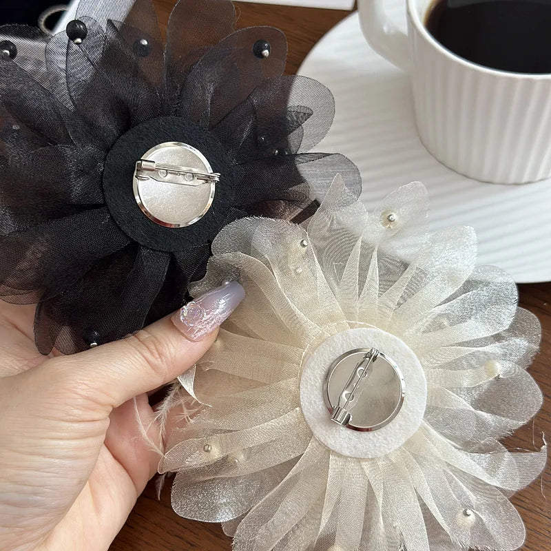 Women's Retro Fabric Flower Brooch - Chiffon Feather Corsage Lapel Pin