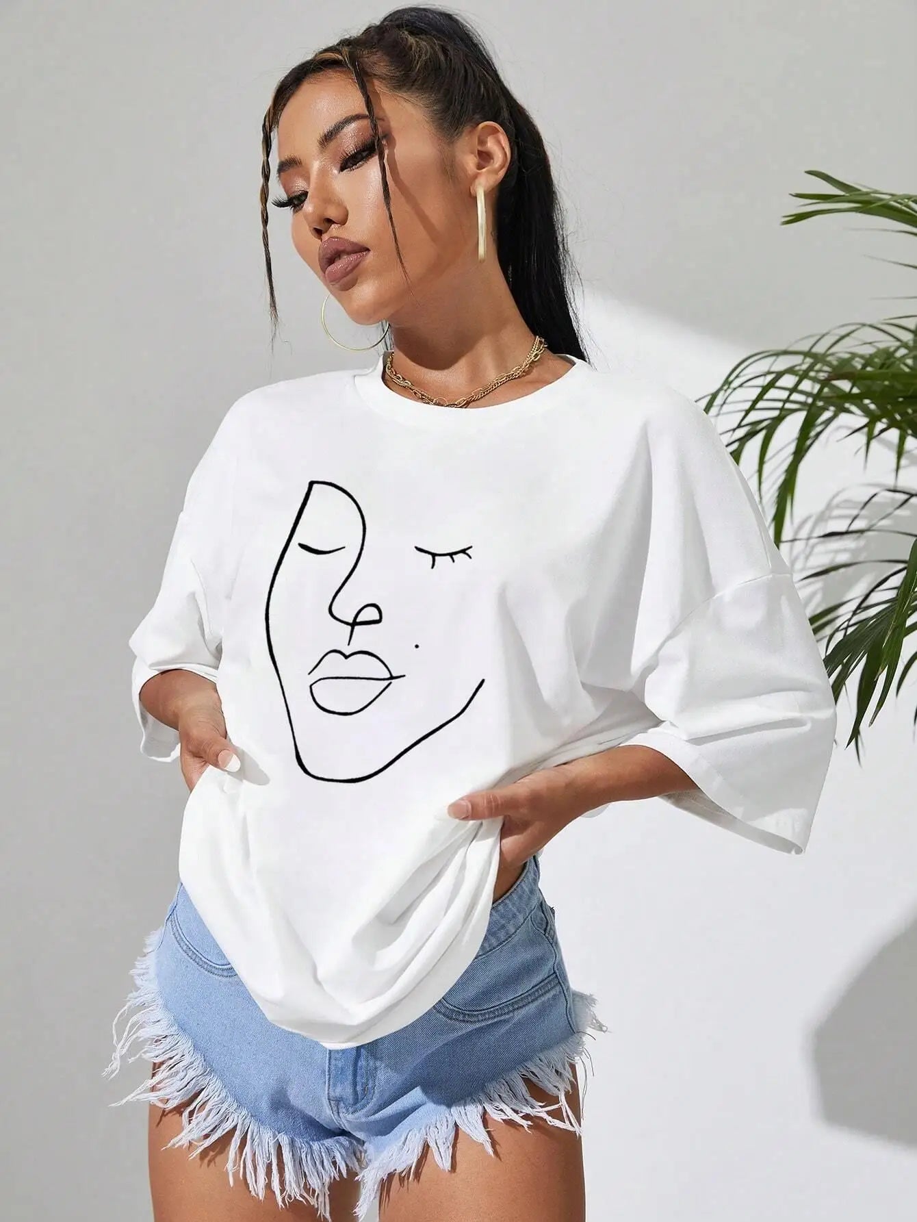 Simple Line Pattern Women's Face Printing Cotton Short Sleeve T-Shirt