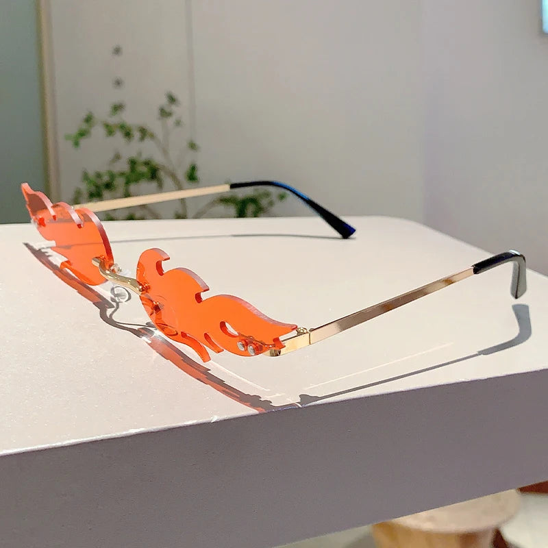 Women's Chic Fire Design  Stylish Sunglasses