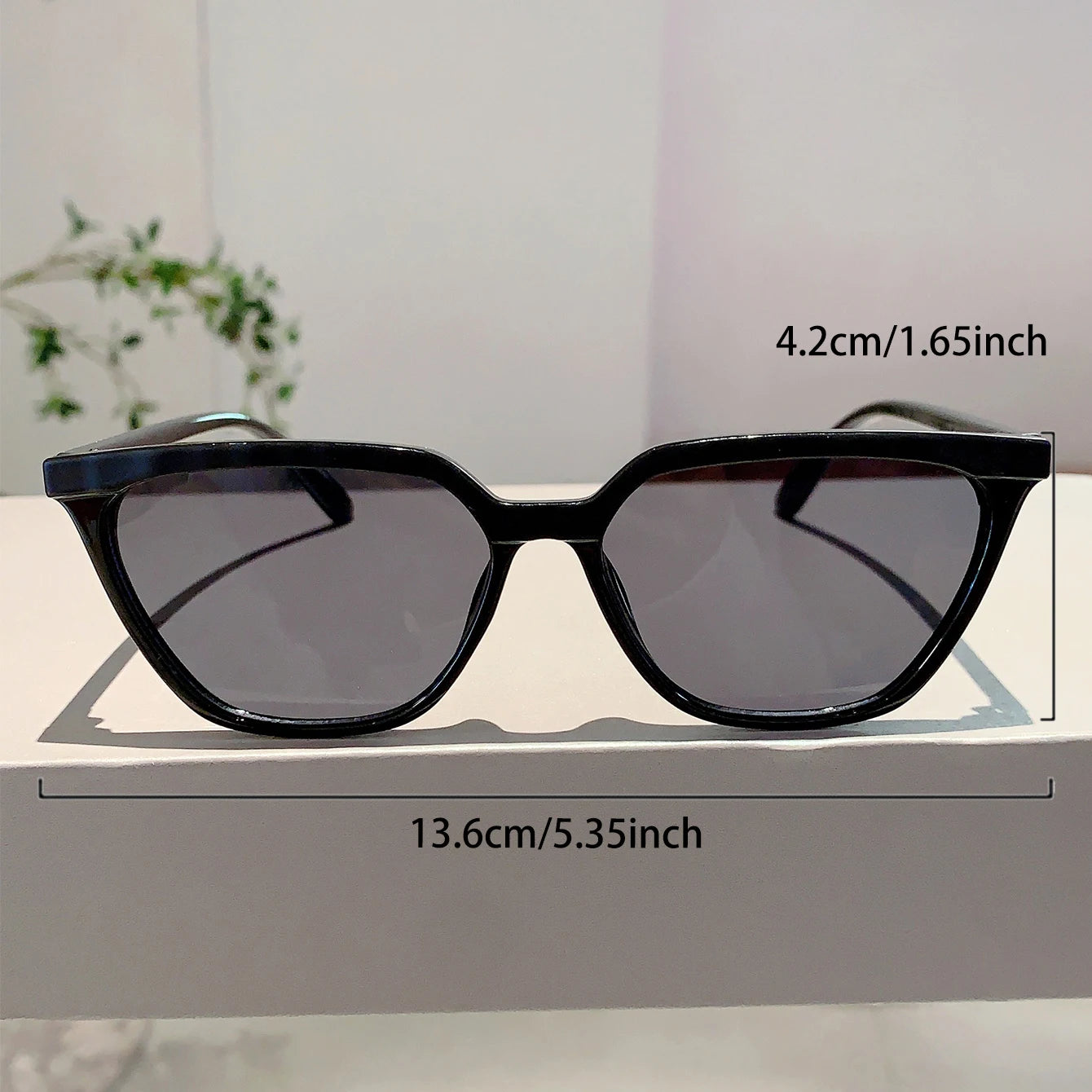 Stylish Cat Eye Sunglasses - Oversized Black Fashion Eyewear for Driving & Travel