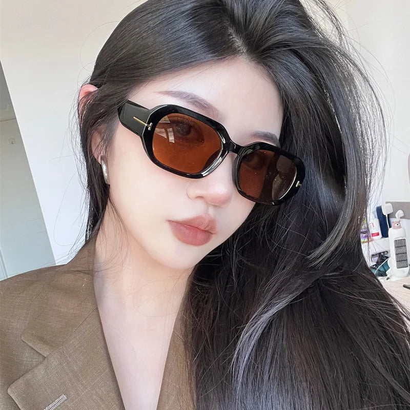 Women's Retro Rectangle Sunglasses - Vintage Small Frame Classic Eyewear