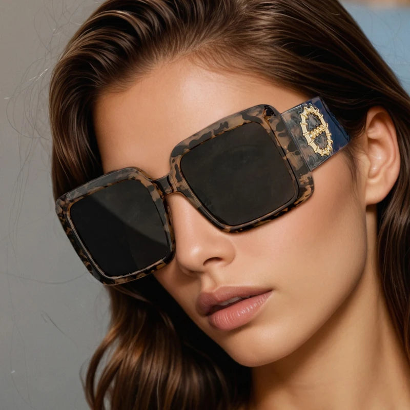 Women's 1/3 Sets Square Frame Wide Sunglasses