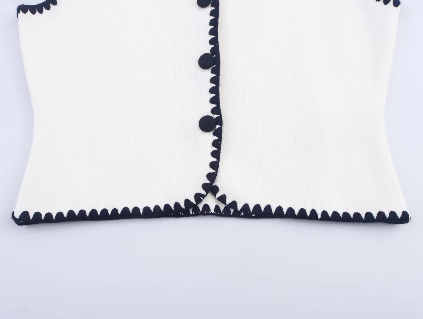 Elegant Contrasting Embroidery Knit Vest