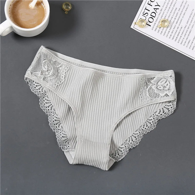 Women's Cotton Underwear 3-Piece Set - Low-Rise Lace Trim Briefs