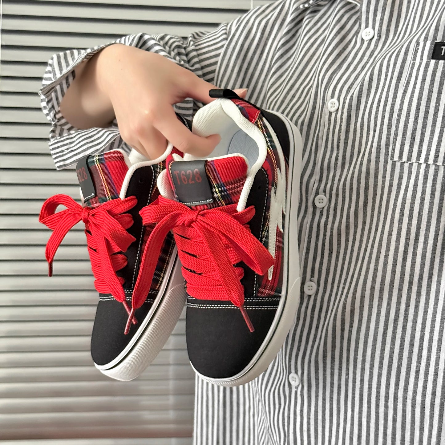 Lightning Design Sneakers - Casual Sports Trainers