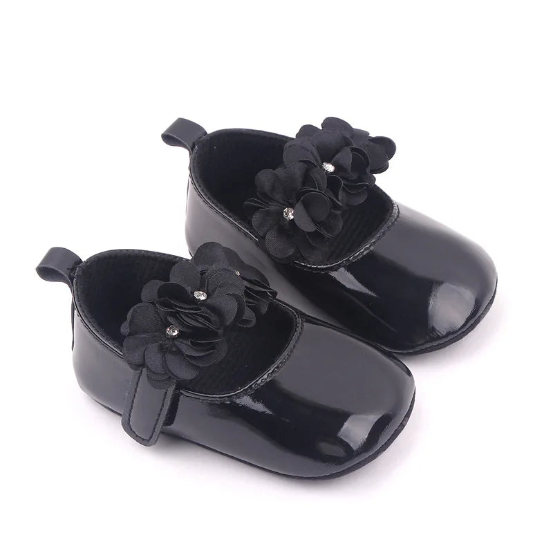 0-11M Baby Girls Cute Shoes 3 Colors Solid Soft Sole Flower Decor PU Leather Flats Shoes First Walkers