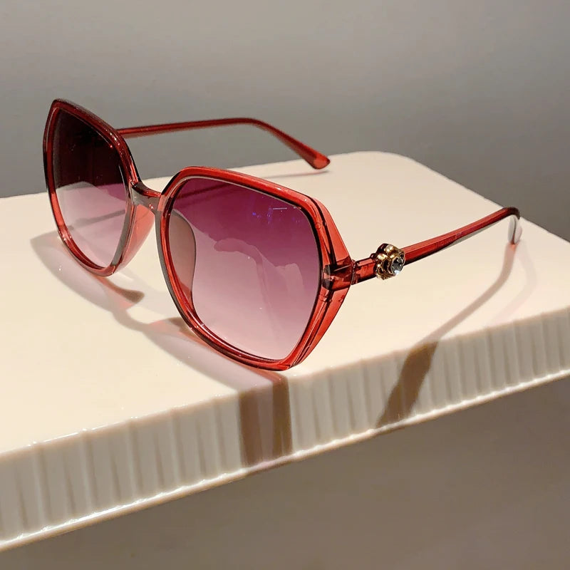 Stylish Gradient Square Sunglasses - Oversized Fashion Eyewear for Travel & Driving