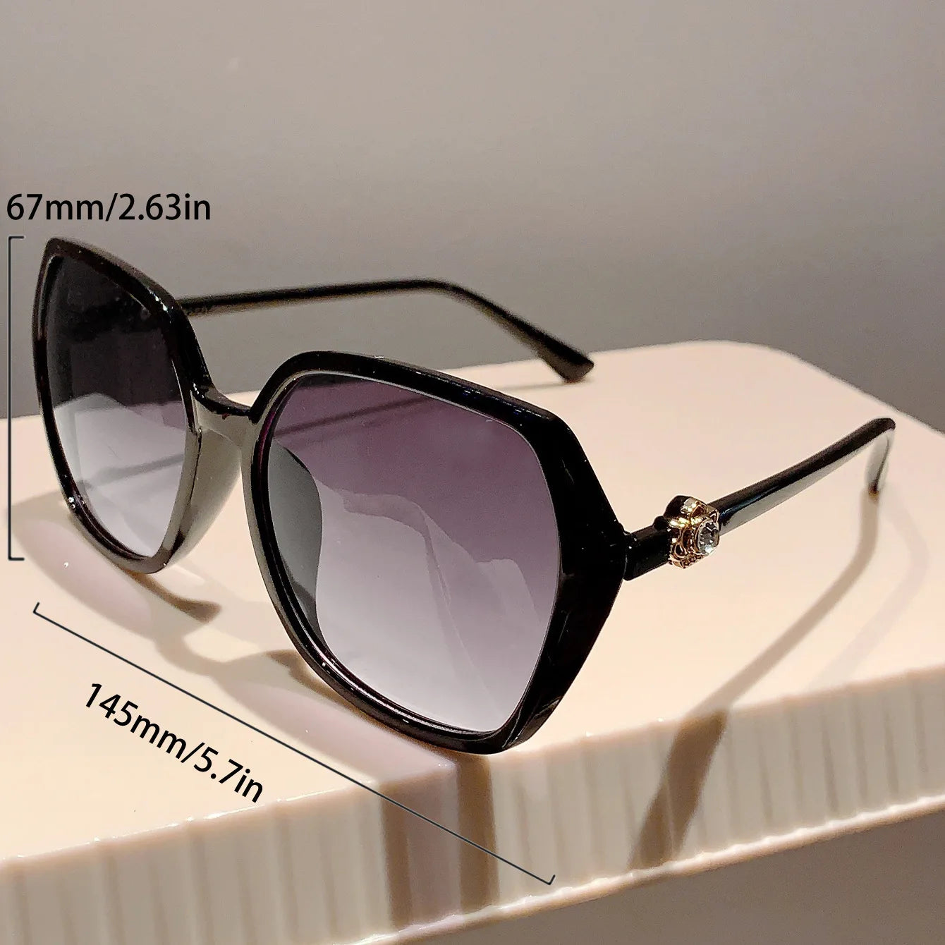 Stylish Gradient Square Sunglasses - Oversized Fashion Eyewear for Travel & Driving