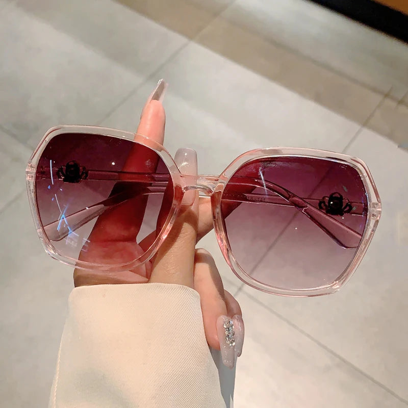 Stylish Gradient Square Sunglasses - Oversized Fashion Eyewear for Travel & Driving