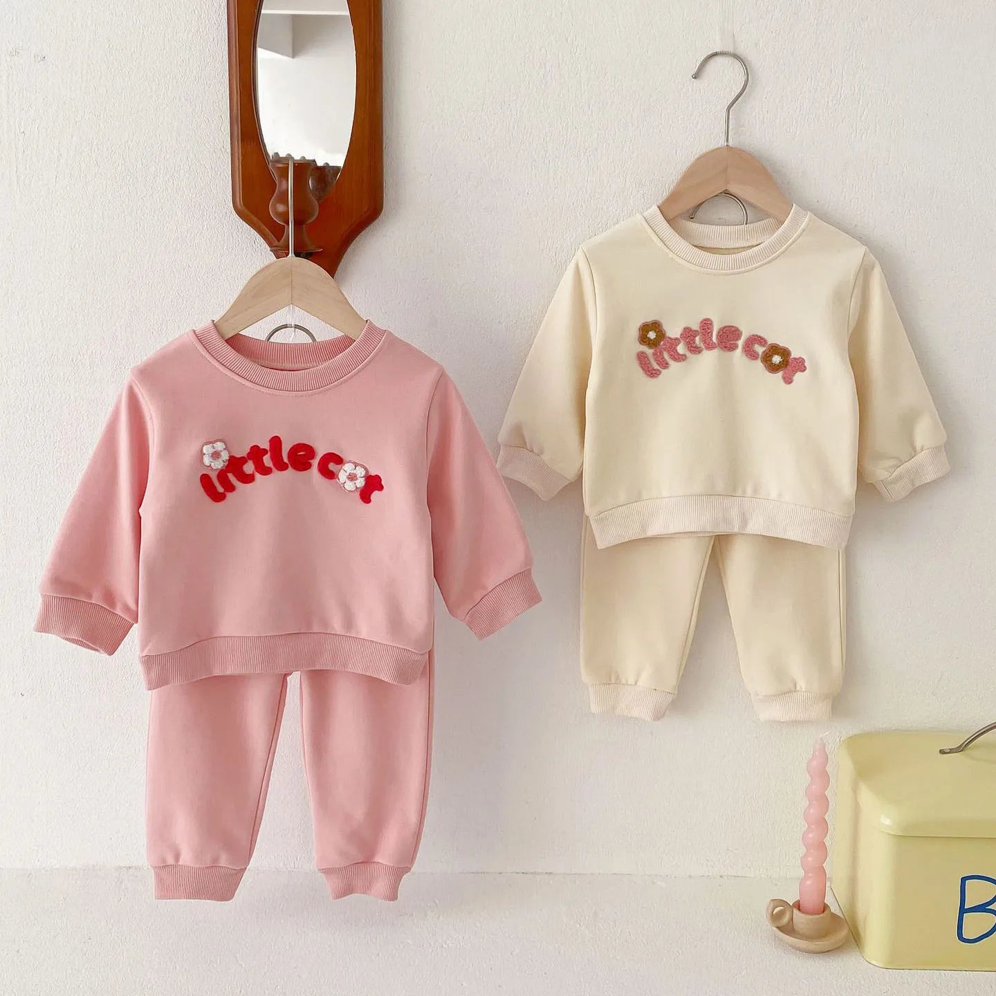 Girls Letter Print Hoodie Round-Neck Sweatshirts and Pants 2 PCS Track Suit