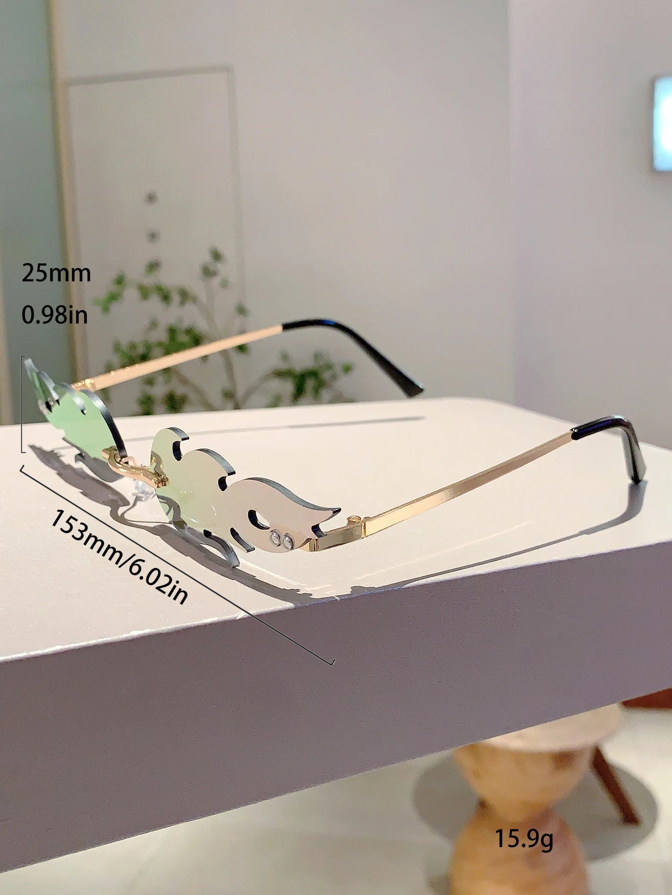 Women's Chic Fire Design  Stylish Sunglasses