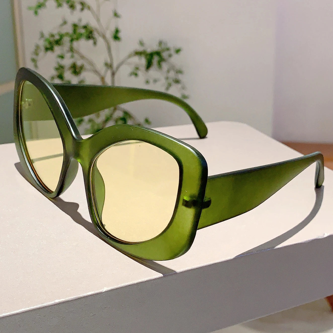 Women's Oversized Irregular Rim Sunglasses