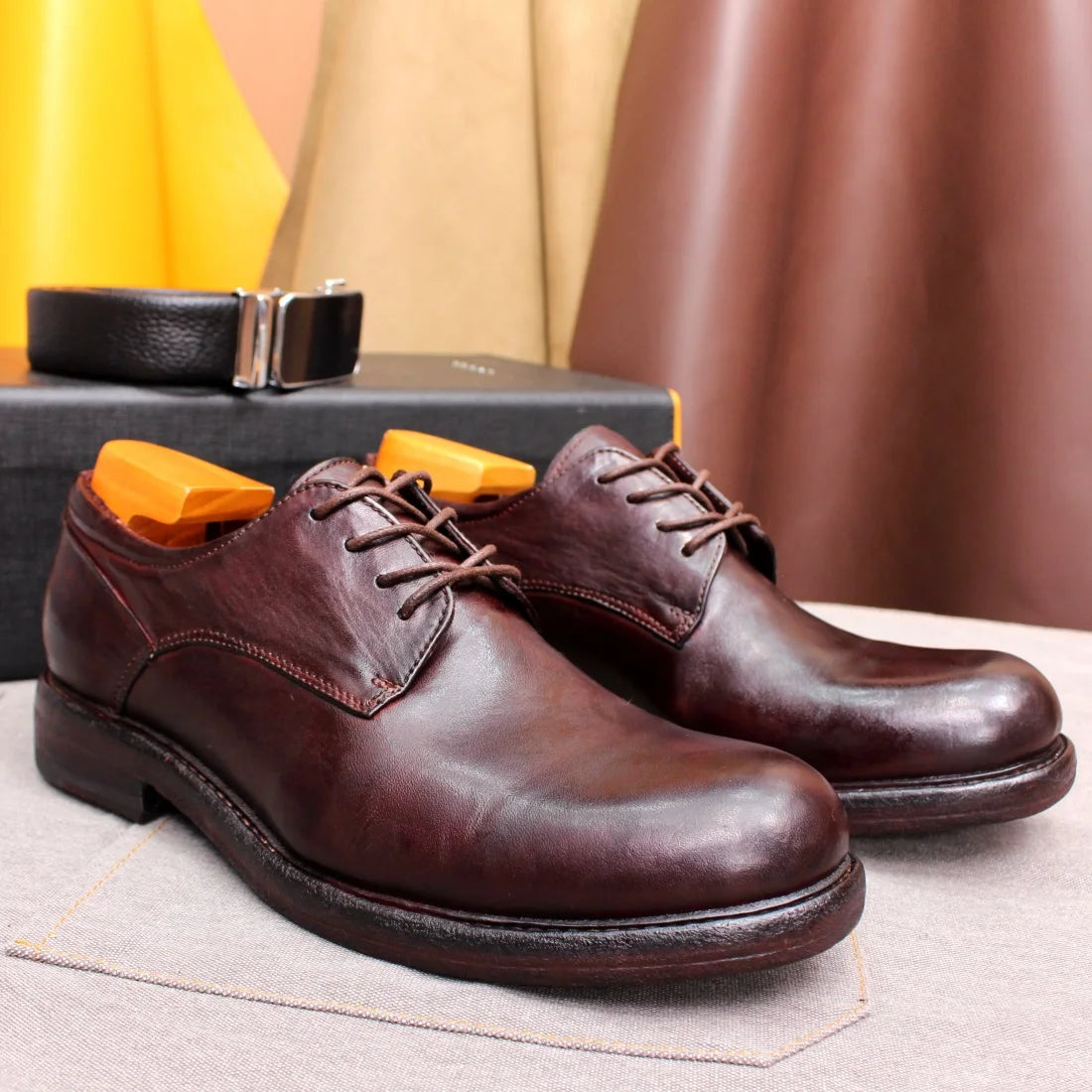 Men's Handmade Goodyear Sewn Comfortable Derby Formal Soft Leather Genuine Leather Round Toe Non-slip Casual Shoes