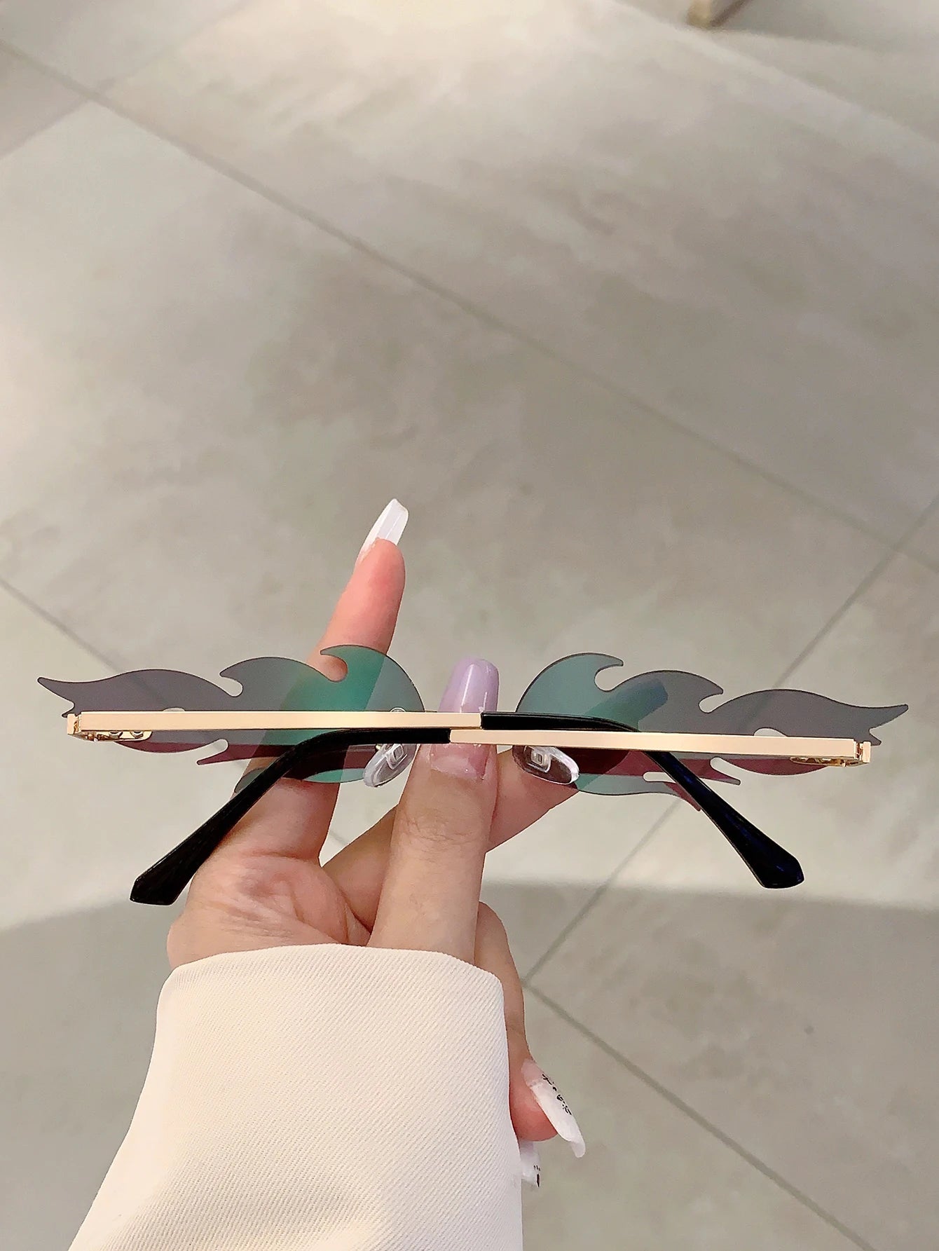 Women's Chic Fire Design  Stylish Sunglasses