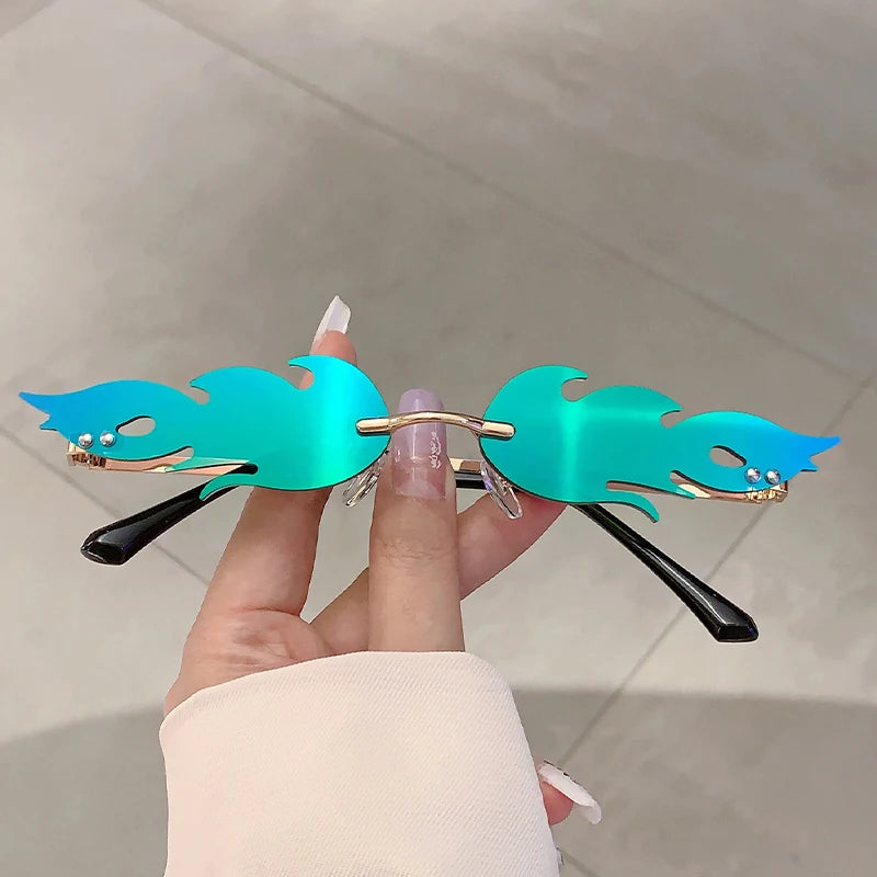 Women's Chic Fire Design  Stylish Sunglasses