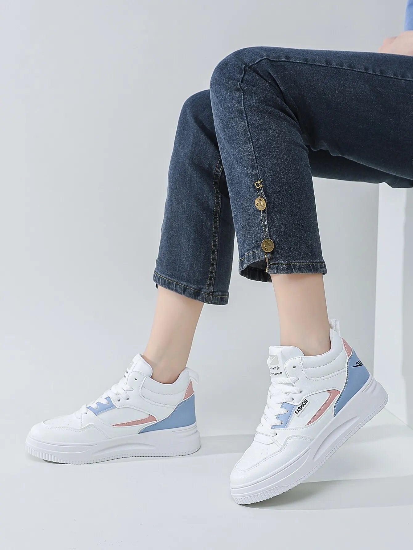 Women's Lace-Up High-top Sneakers Lightweight Sneakers