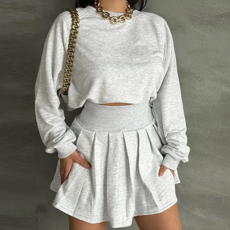 Women's Pleated 2 Piece Set - Long Sleeves Sweatshirt  and High Waisted Pleated  Skirt