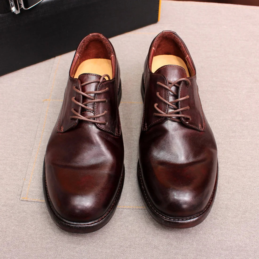 Men's Handmade Goodyear Sewn Comfortable Derby Formal Soft Leather Genuine Leather Round Toe Non-slip Casual Shoes