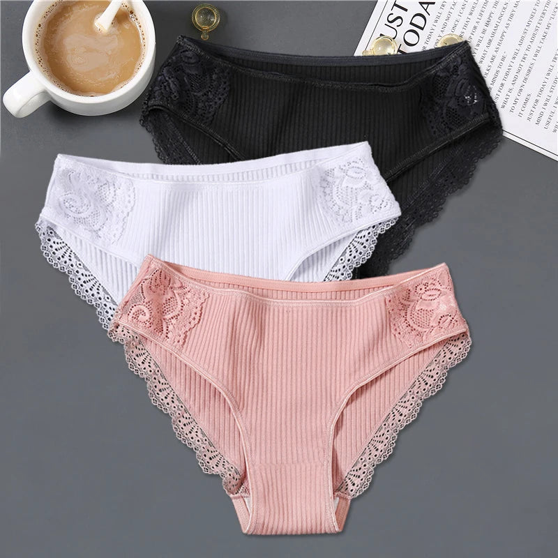 Women's Cotton Underwear 3-Piece Set - Low-Rise Lace Trim Briefs
