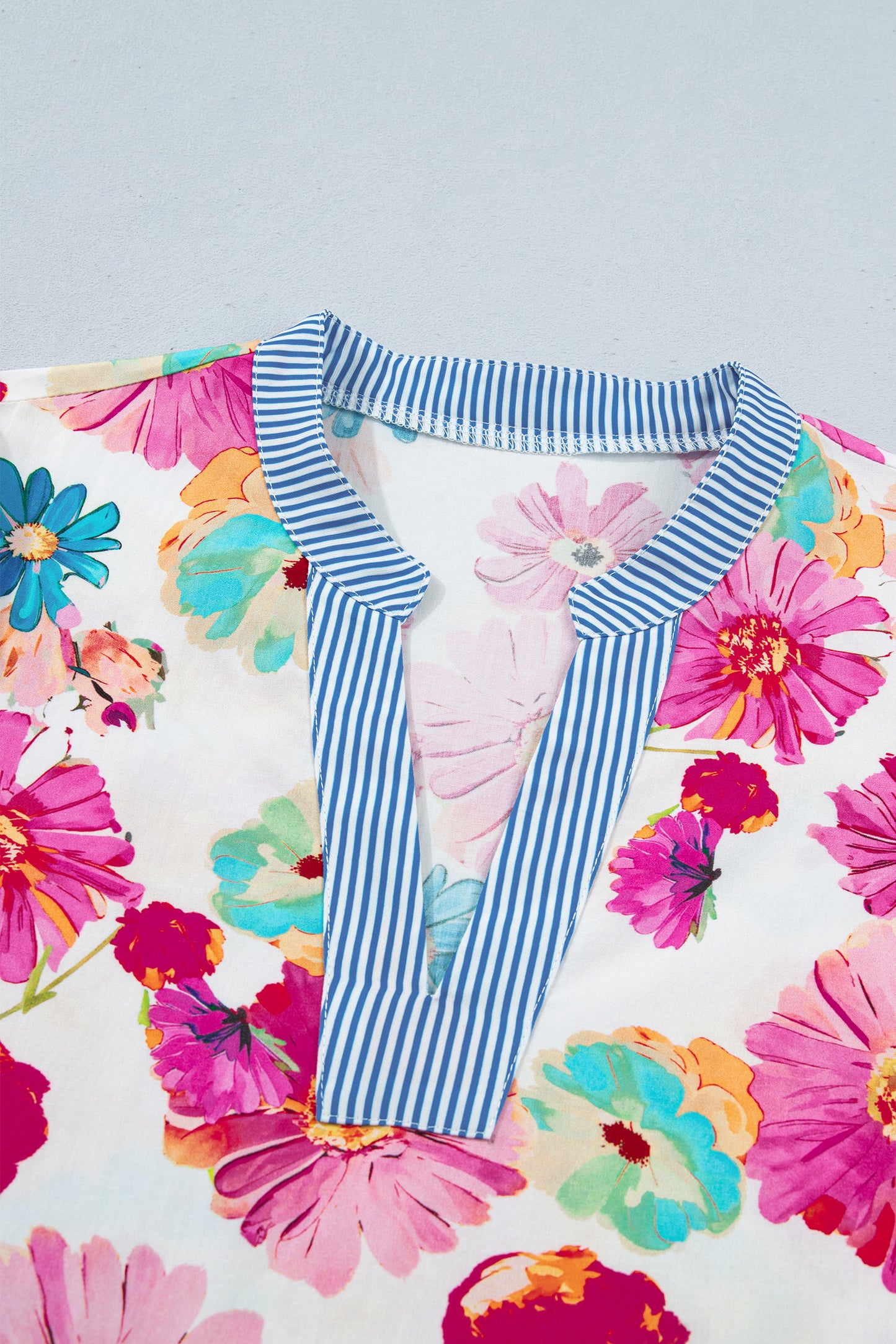 Beige Floral Print Puff Sleeve V-Neck Blouse