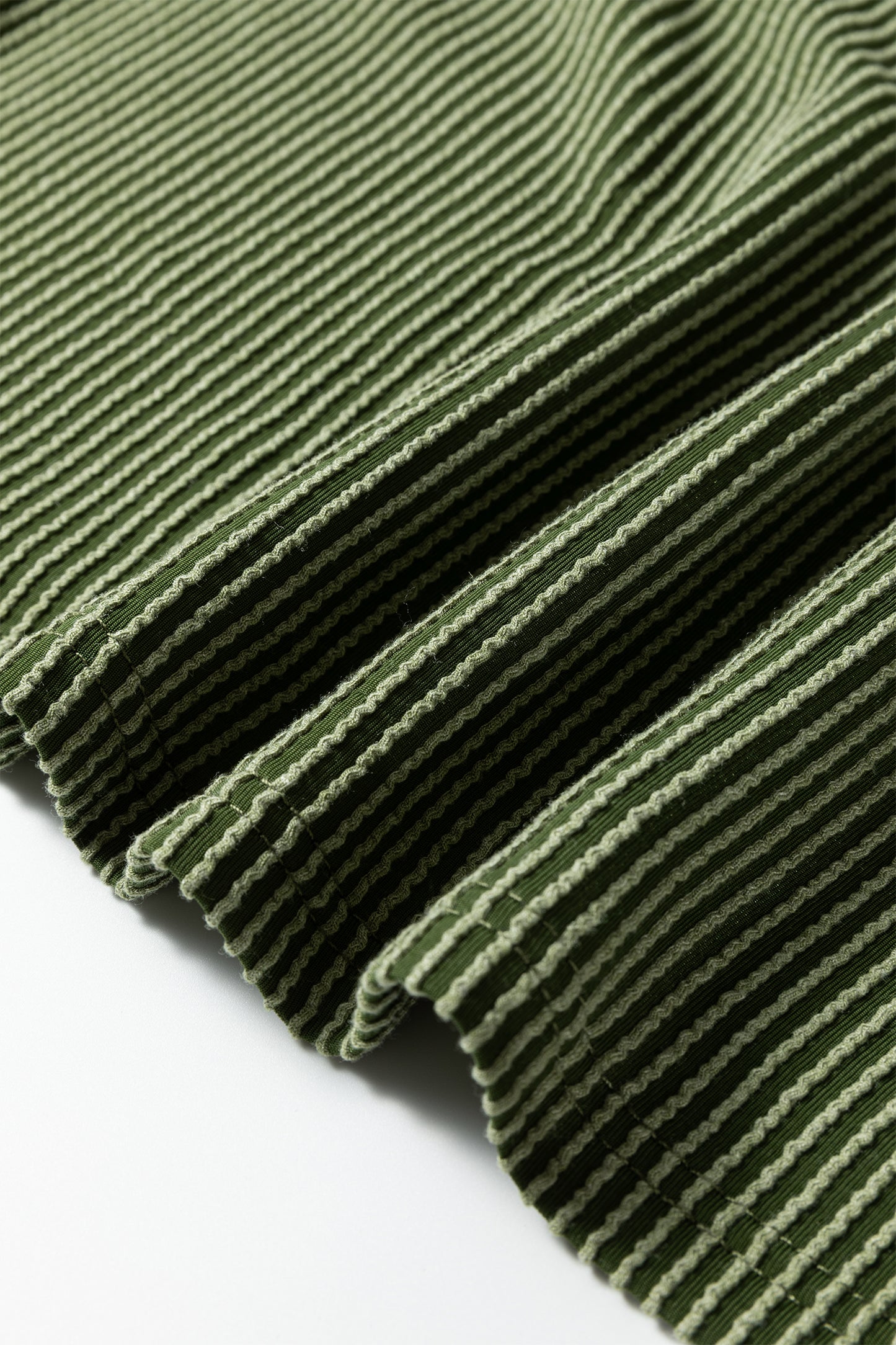 Plus Size Contrast Frilled Neckline Ruffled Short Sleeve Ribbed Textured Blouse