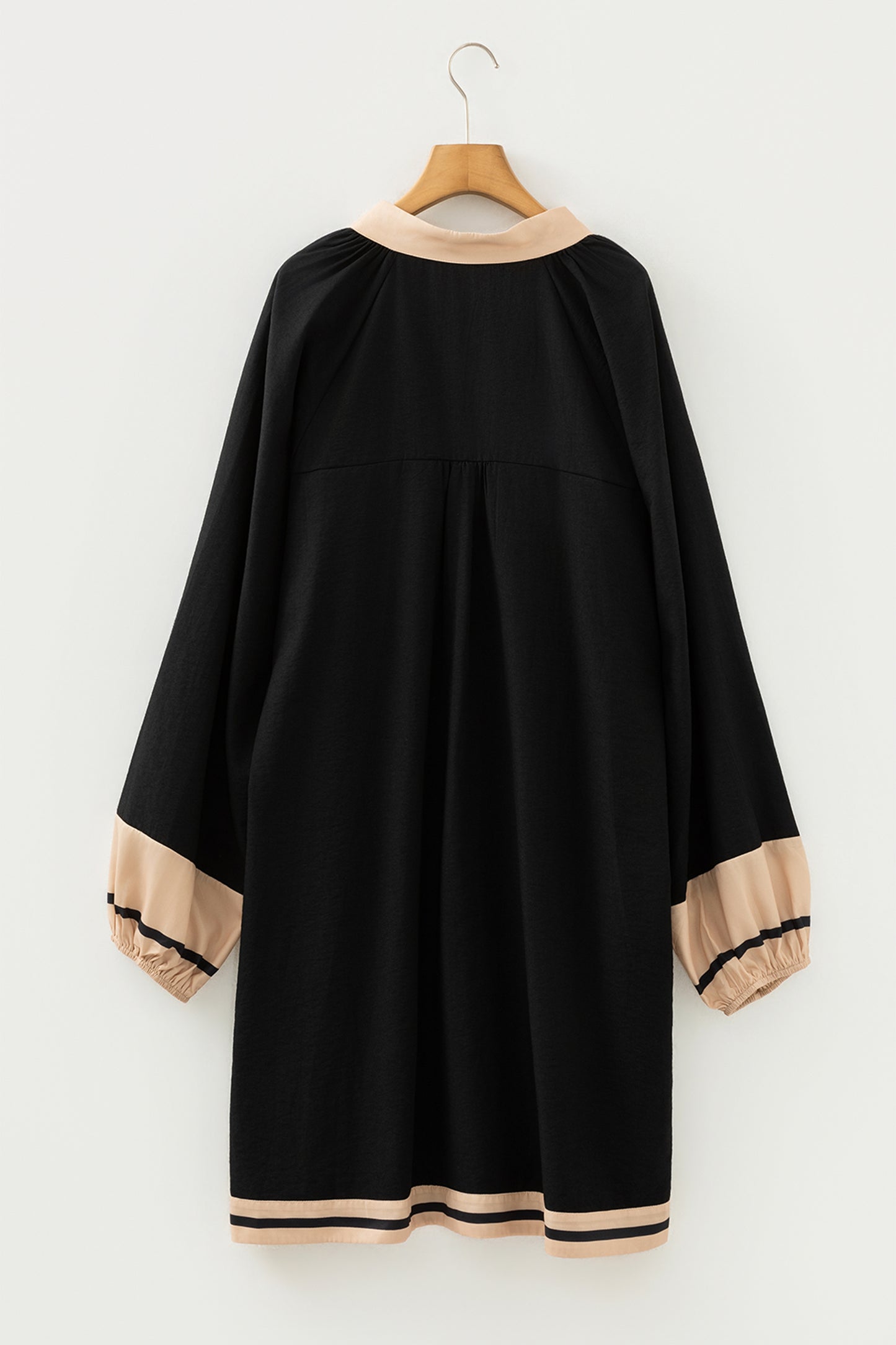 Black Plus Size Color Block Striped Trim V Neck Long Sleeve Shift Mini Dress