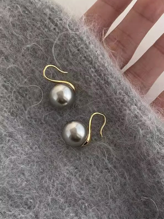 Women's Retro Grey Pearl Earrings